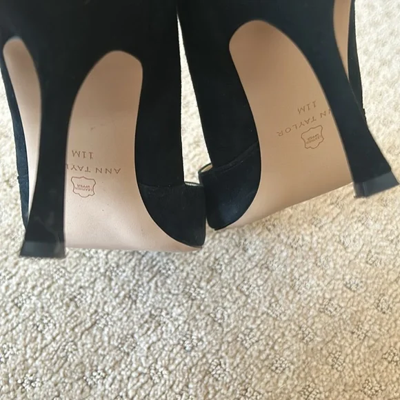 Ann Taylor suede Arza pumps - Picture 6 of 6